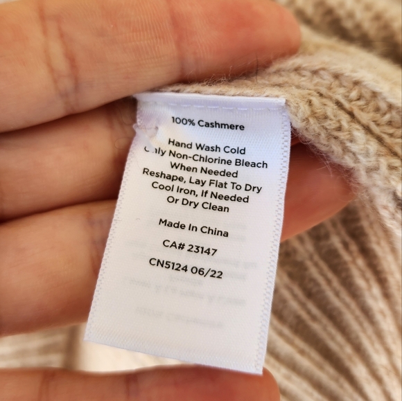 Haven Well Within 100% cashmere shawl sweater - Picture 6 of 13